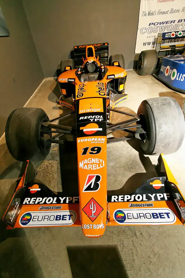 021 | 2007 | Stavelot | Abbaye De Stavelot – Musee Du Circuit De Spa-Francorchamps – Arrows-Supertec A21 | © carsten riede fotografie