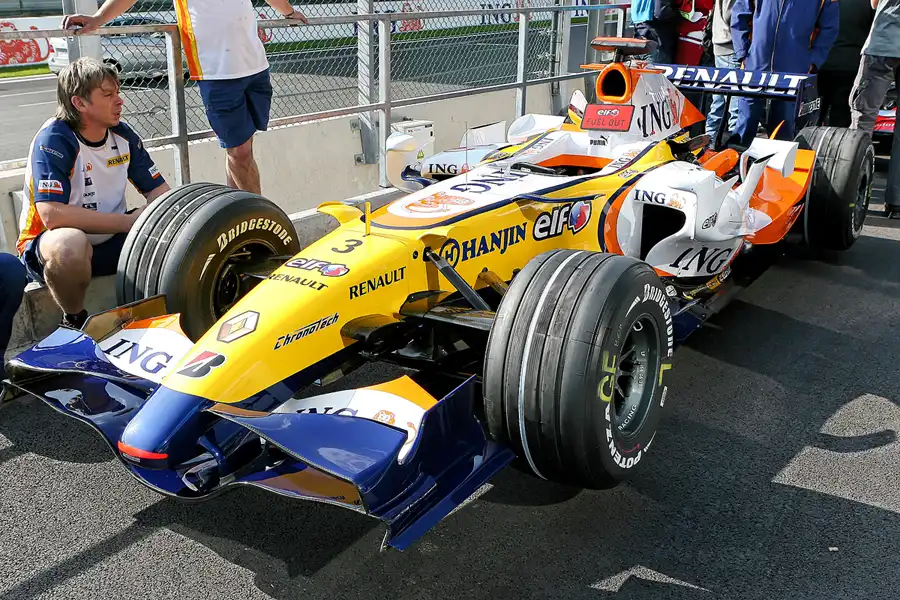082 | 2007 | Spa-Francorchamps | Renault R27 | © carsten riede fotografie