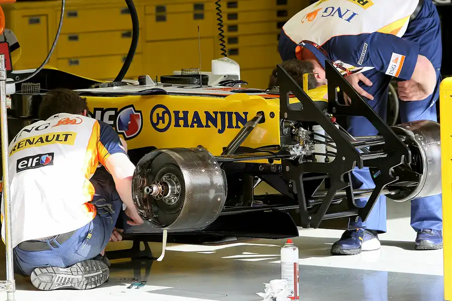 084 | 2007 | Spa-Francorchamps | Renault R27 | © carsten riede fotografie