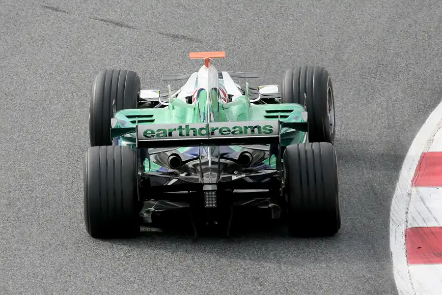 099 | 2008 | Barcelona | Honda RA108 | Alexander Wurz | © carsten riede fotografie