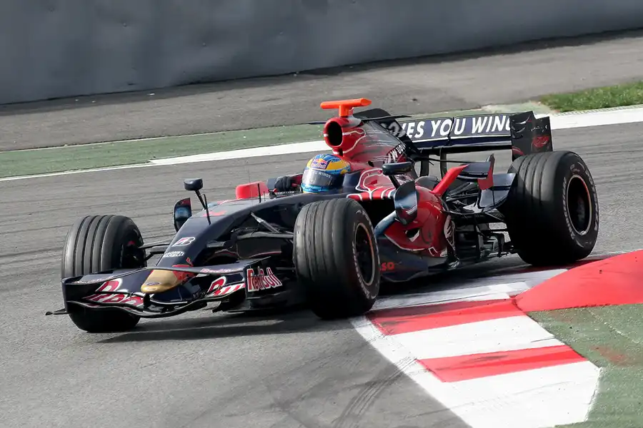 174 | 2008 | Barcelona | Toro Rosso-Ferrari STR2B | Sebastian Bourdais | © carsten riede fotografie