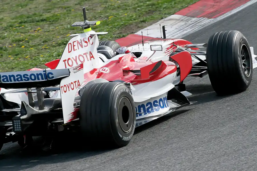 210 | 2008 | Barcelona | Toyota TF108 | Jarno Trulli | © carsten riede fotografie