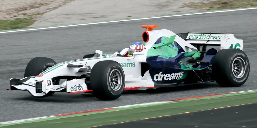 098 | 2008 | Barcelona | Honda RA108 | Alexander Wurz | © carsten riede fotografie