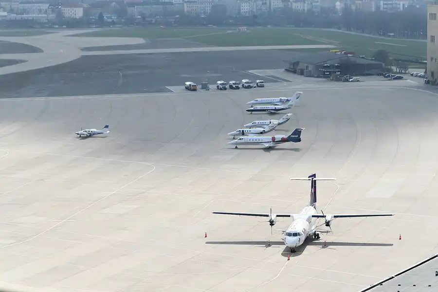 034 | 2008 | Berlin | Flughafen Tempelhof | © carsten riede fotografie
