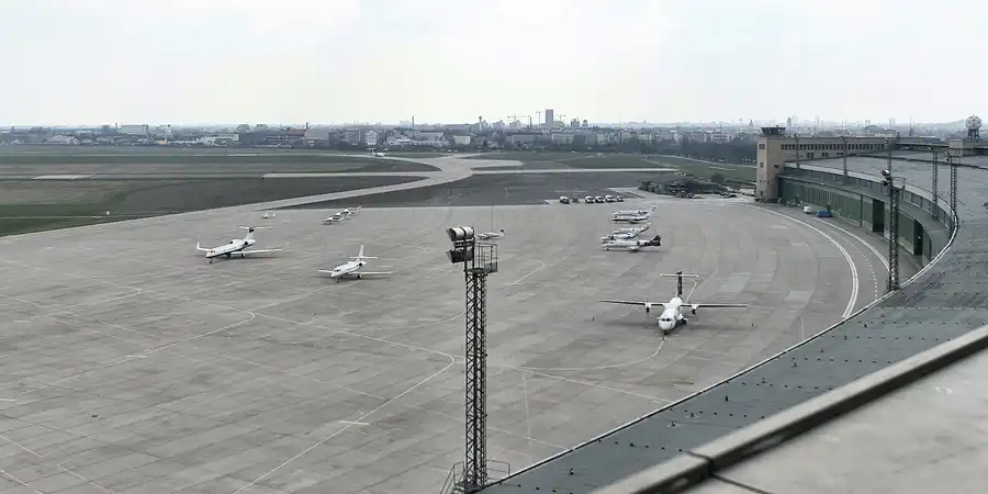 036 | 2008 | Berlin | Flughafen Tempelhof | © carsten riede fotografie