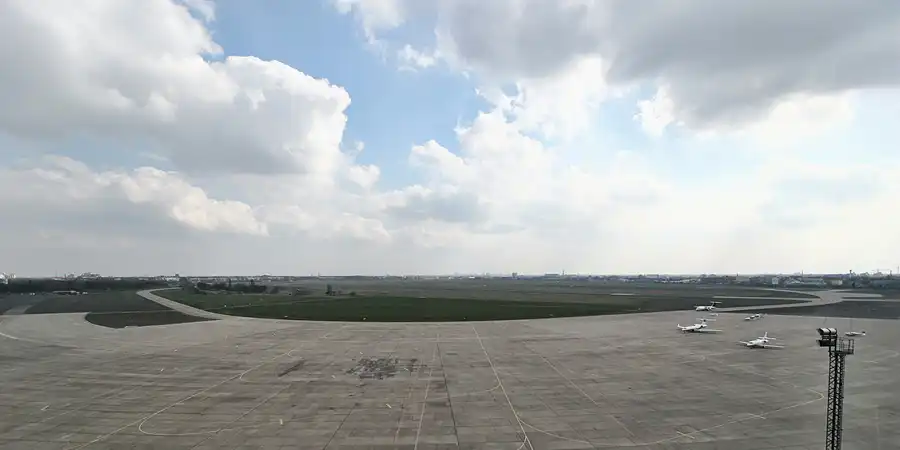 038 | 2008 | Berlin | Flughafen Tempelhof | © carsten riede fotografie