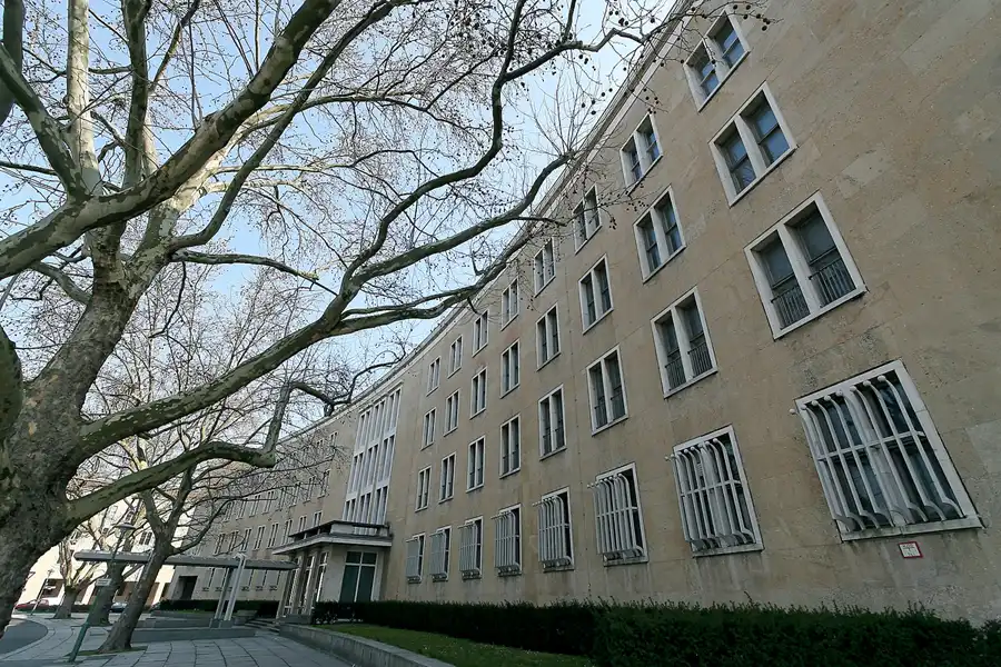 071 | 2008 | Berlin | Flughafen Tempelhof | © carsten riede fotografie