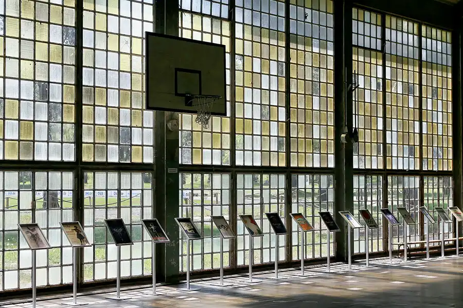 009 | 2008 | Elstal | Olympisches Dorf von 1936 – Die Sporthalle | © carsten riede fotografie