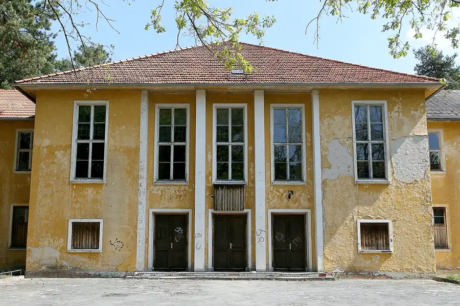 016 | 2008 | Elstal | Olympisches Dorf von 1936 – Das Hindenburghaus | © carsten riede fotografie