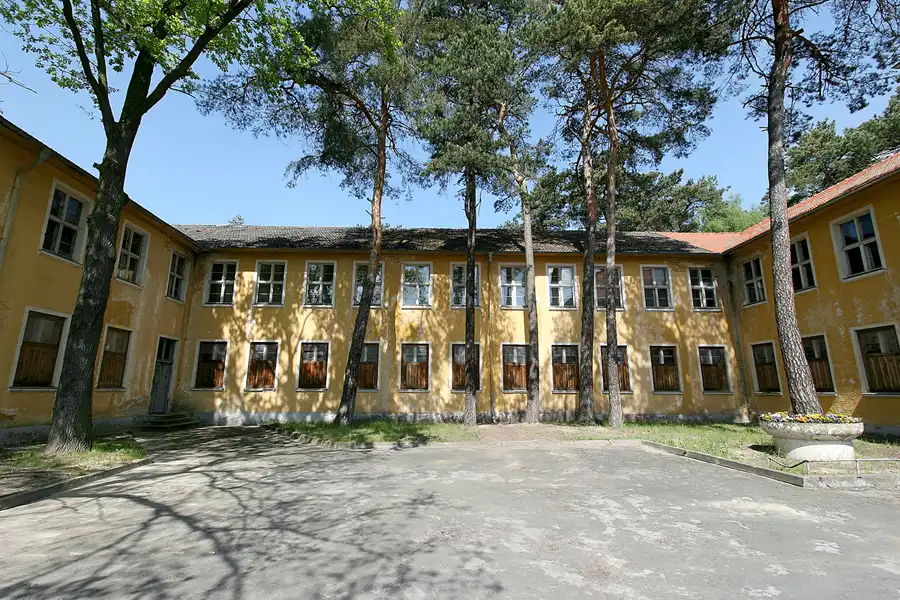 017 | 2008 | Elstal | Olympisches Dorf von 1936 – Das Hindenburghaus | © carsten riede fotografie