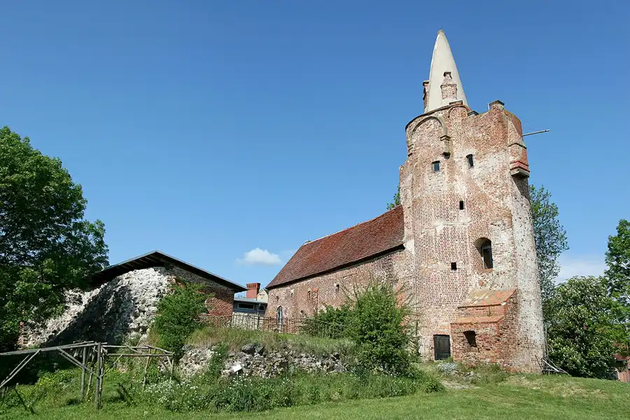 057 | 2008 | Klempenow | Burg | © carsten riede fotografie
