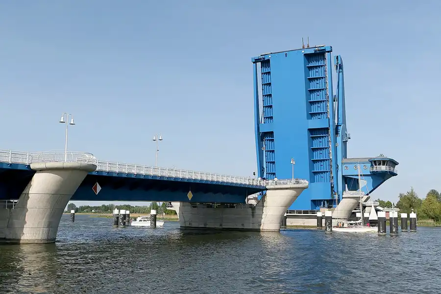 176 | 2008 | Wolgast | Peenebrücke | © carsten riede fotografie