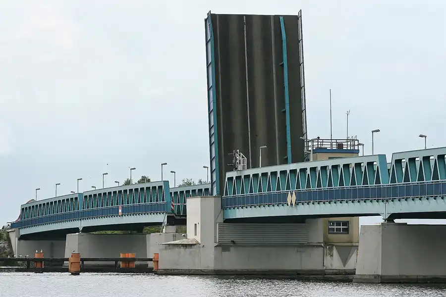 184 | 2008 | Zecherin | Klappbrücke | © carsten riede fotografie