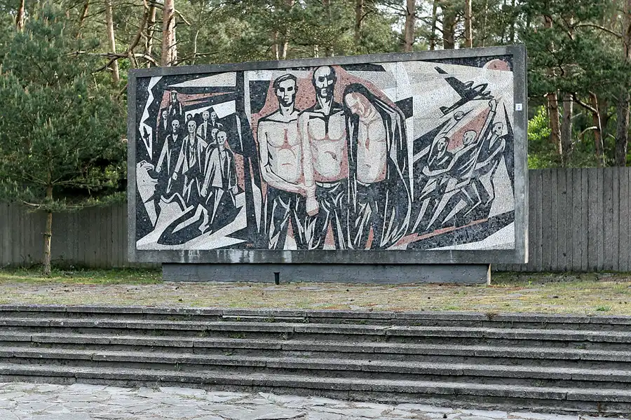 018 | 2008 | Peenemünde | Heeresversuchsanstalt – Das Ehrenmal in Karlshagen | © carsten riede fotografie