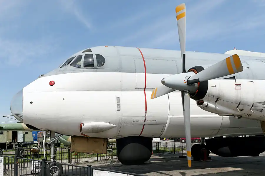 054 | 2008 | Peenemünde | Heeresversuchsanstalt – Der Flugplatz EDCP | © carsten riede fotografie