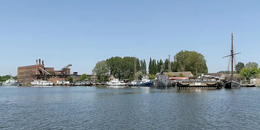 068 | 2008 | Peenemünde | Haupthafen | © carsten riede fotografie