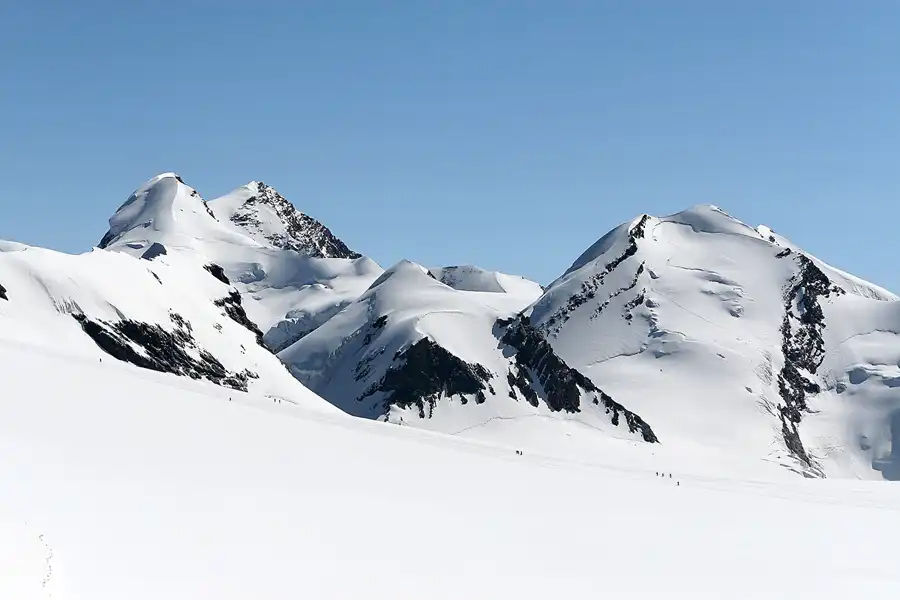 102 | 2008 | Zermatt | Blick vom Matterhorn glacier paradise – Höchster Punkt Europas der per Seilbahn erreichbar ist | © carsten riede fotografie