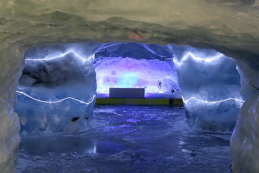 104 | 2008 | Zermatt | Matterhorn glacier paradise – Höchster Gletscher Palast der Welt | © carsten riede fotografie