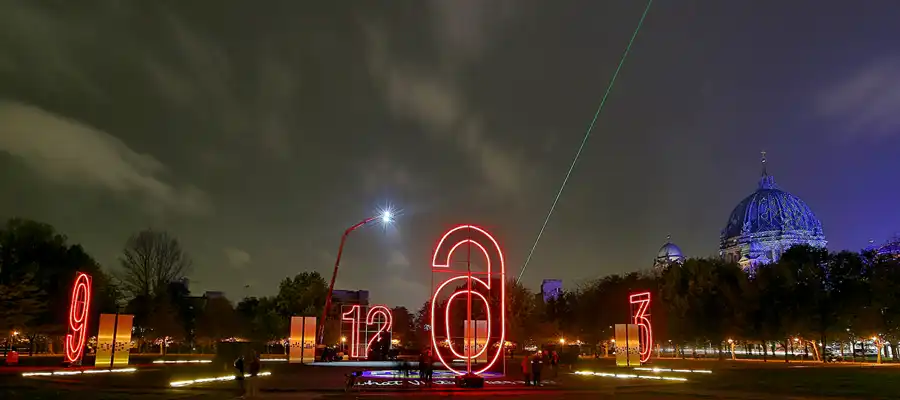 047 | 2008 | Berlin | Festival Of Lights – Marx-Engels-Forum + Berliner Dom | © carsten riede fotografie