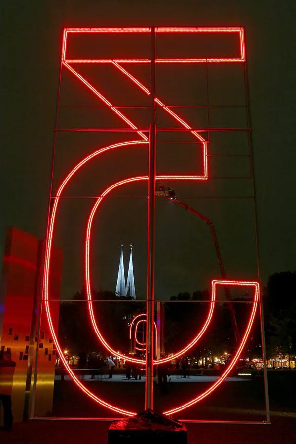 050 | 2008 | Berlin | Festival Of Lights – Marx-Engels-Forum + Nikolaikirche | © carsten riede fotografie