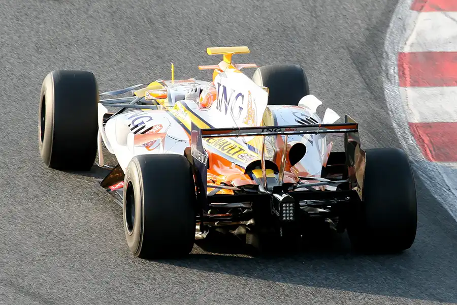 116 | 2008 | Barcelona | Renault R28 | Nelson Piquet Jr. | © carsten riede fotografie