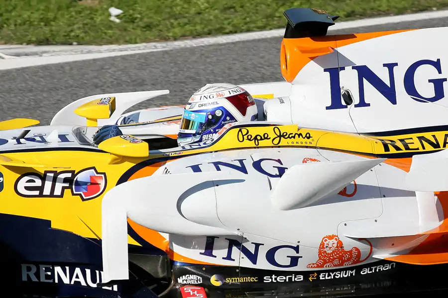 117 | 2008 | Barcelona | Renault R28 | Giedo Van der Garde | © carsten riede fotografie