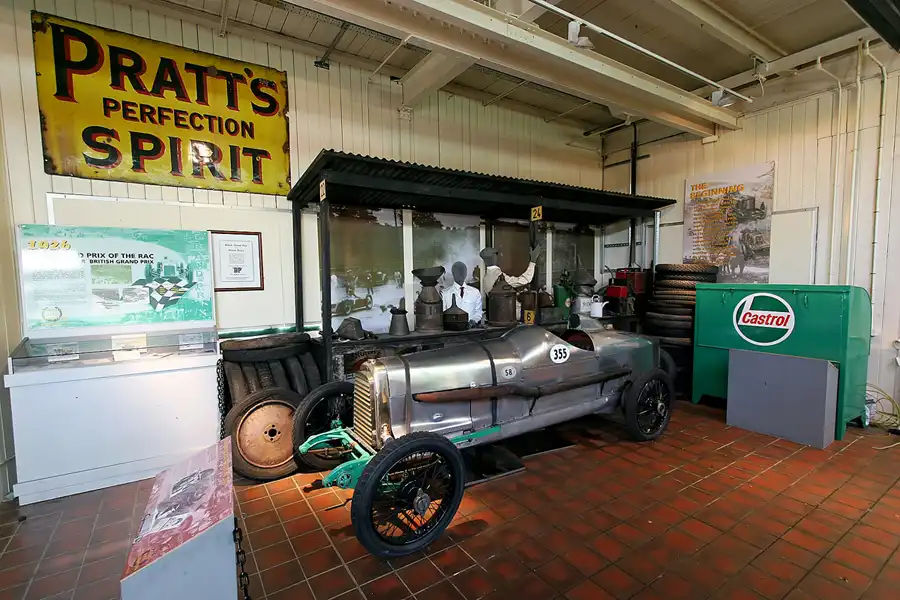 023 | 2009 | Brooklands | Brooklands Museum | © carsten riede fotografie