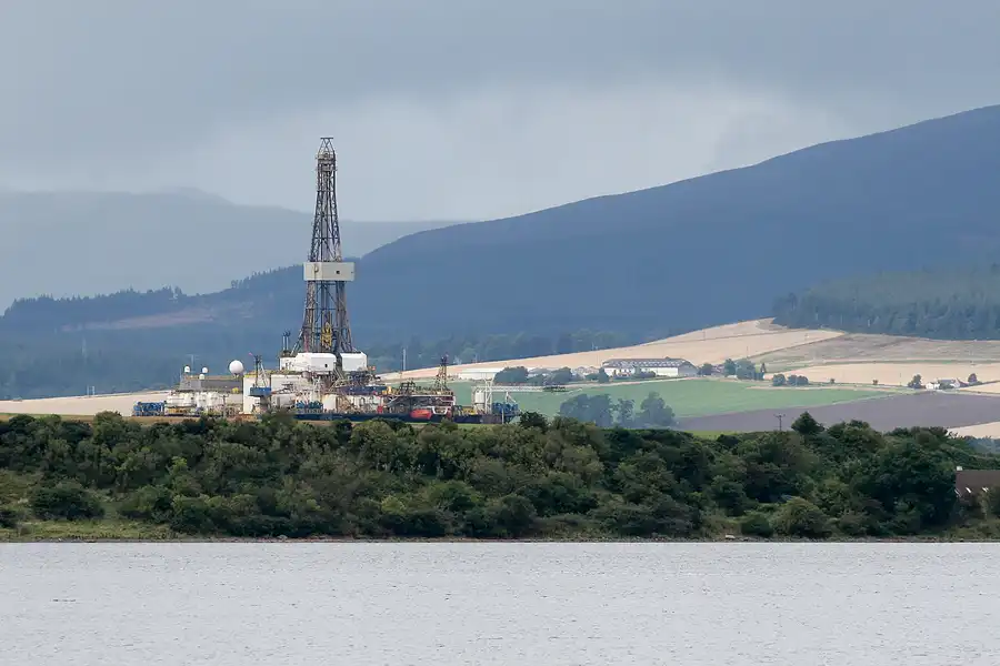 111 | 2009 | Balblair | Oil Rig | © carsten riede fotografie