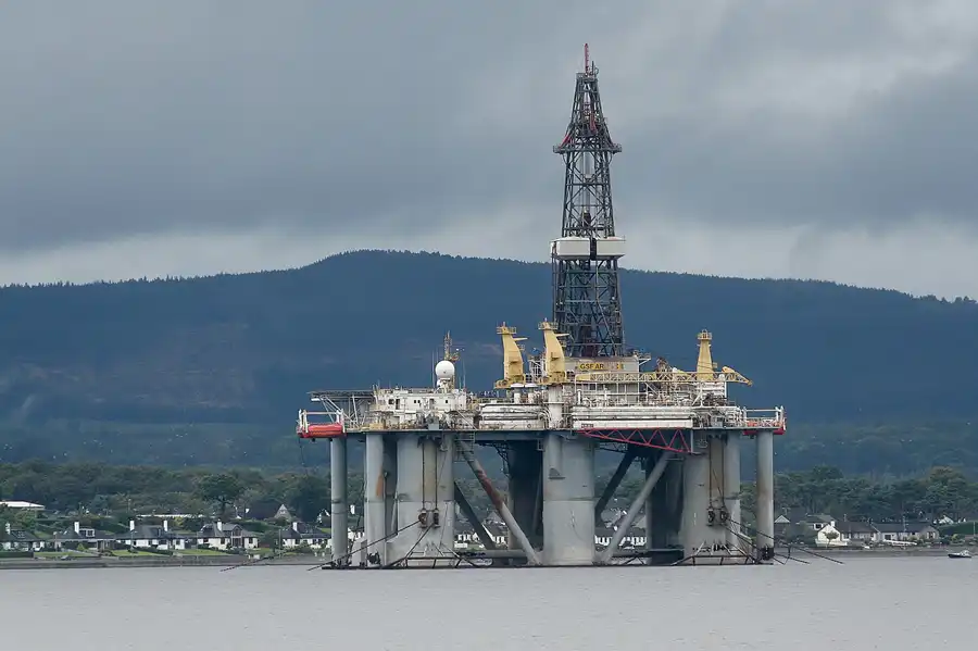 115 | 2009 | Balblair | Oil Rig | © carsten riede fotografie