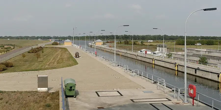 049 | 2009 | Magdeburg | Wasserstrassenkreuz | © carsten riede fotografie