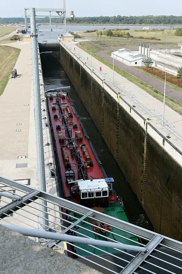 053 | 2009 | Magdeburg | Wasserstrassenkreuz | © carsten riede fotografie