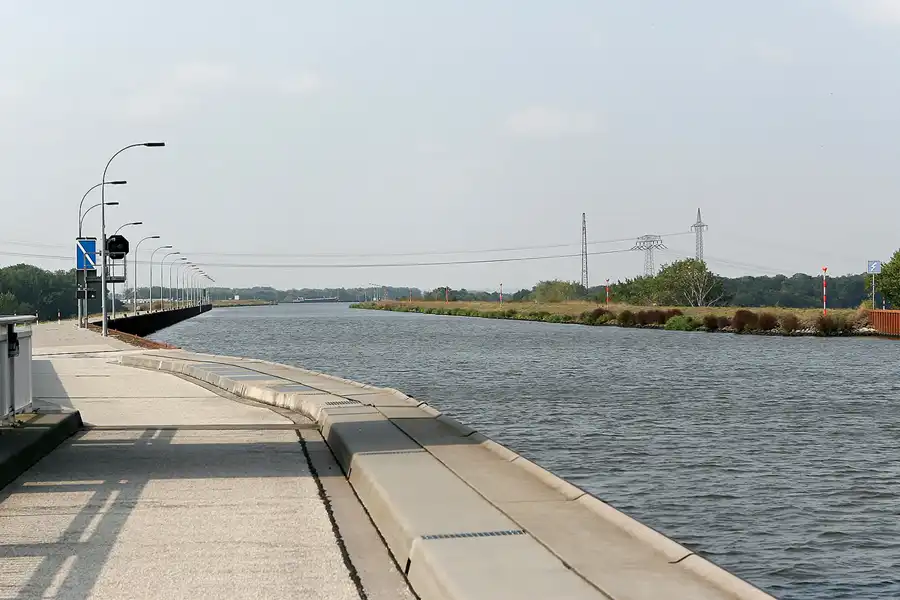 059 | 2009 | Magdeburg | Wasserstrassenkreuz | © carsten riede fotografie
