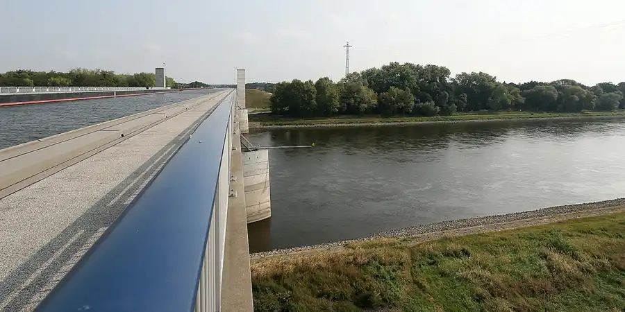 060 | 2009 | Magdeburg | Wasserstrassenkreuz | © carsten riede fotografie