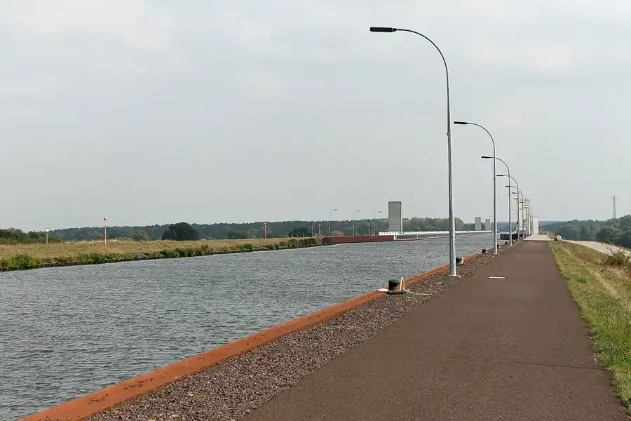 064 | 2009 | Magdeburg | Wasserstrassenkreuz | © carsten riede fotografie