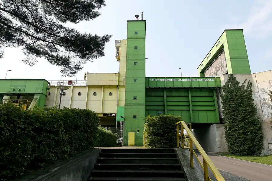 071 | 2009 | Magdeburg | Wasserstrassenkreuz – Schiffshebewerk Magdeburg-Rothensee | © carsten riede fotografie