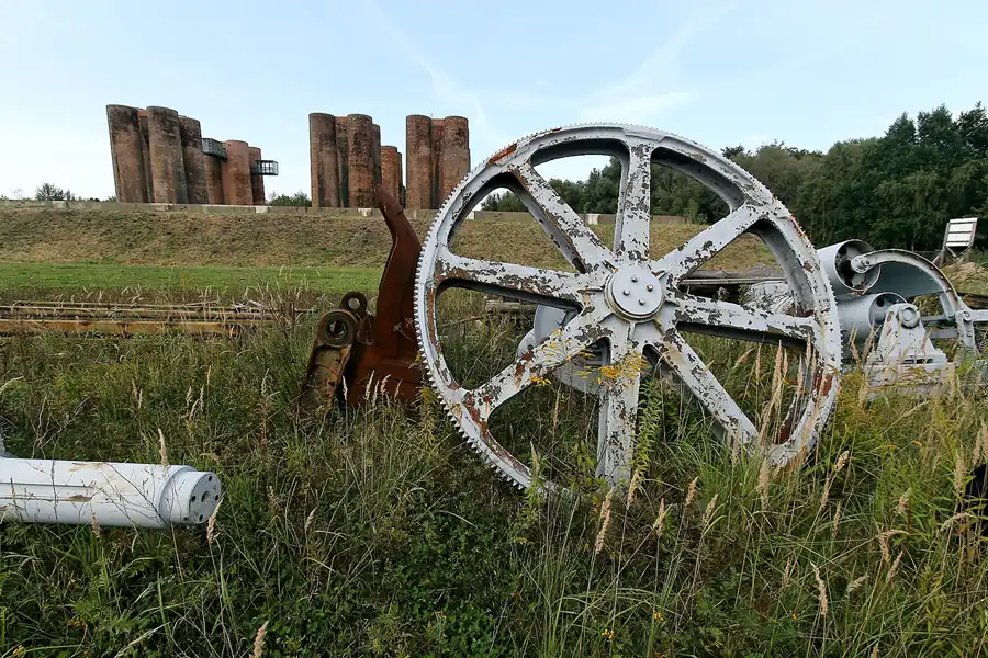 067 | 2009 | Lauchhammer | Kokereigelände Biotürme | © carsten riede fotografie