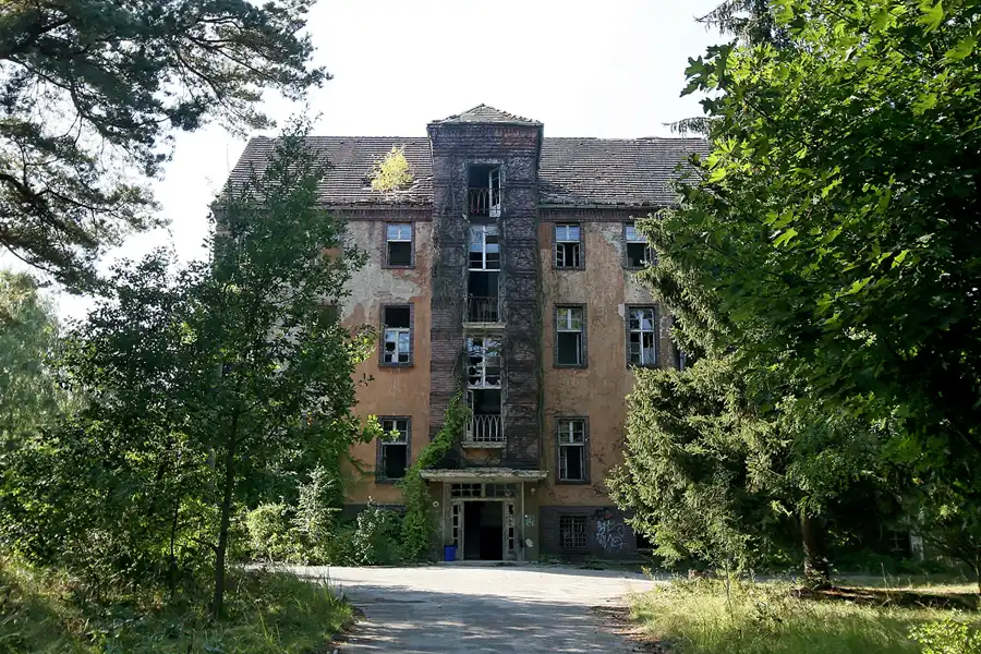 024 | 2009 | Beelitz-Heilstätten | Heilstätten | © carsten riede fotografie