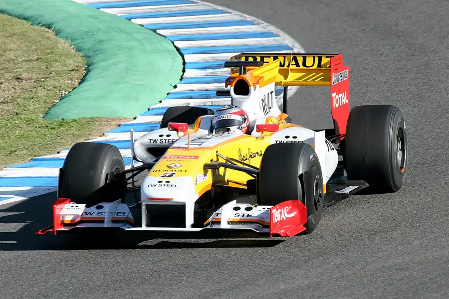 134 | 2009 | Jerez De La Frontera | Renault R29 | Bertrand Baguette | © carsten riede fotografie