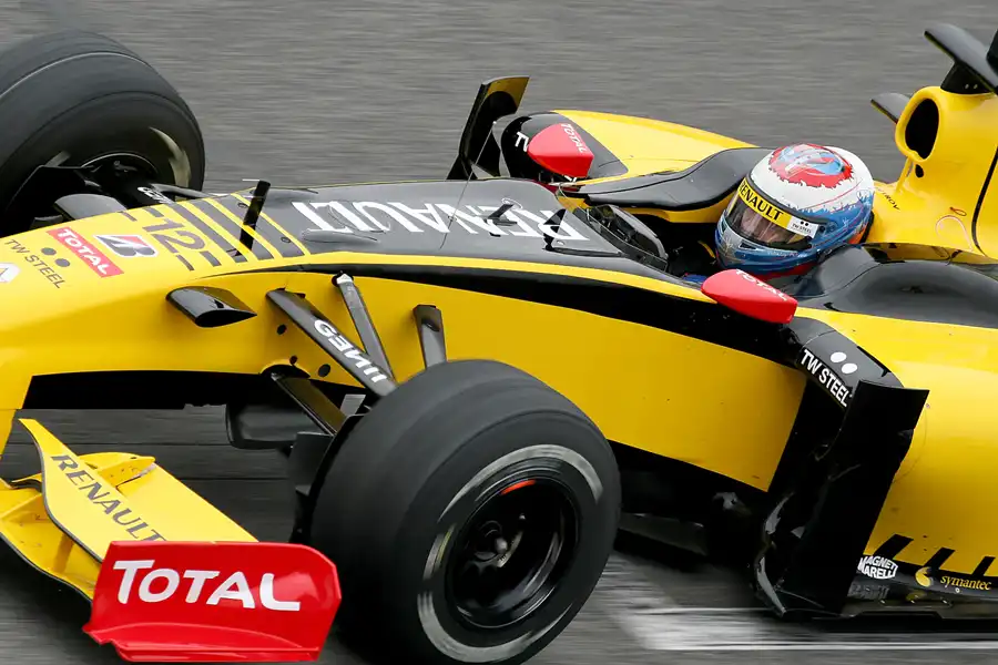 138 | 2010 | Barcelona | Renault R30 | Vitali Petrov | © carsten riede fotografie