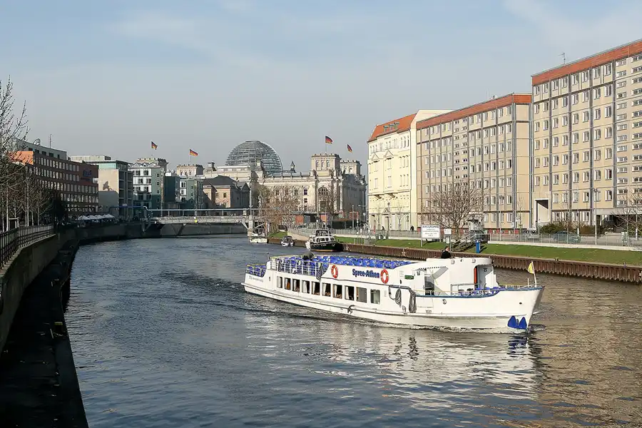 001 | 2010 | Berlin | Regierungsviertel | © carsten riede fotografie