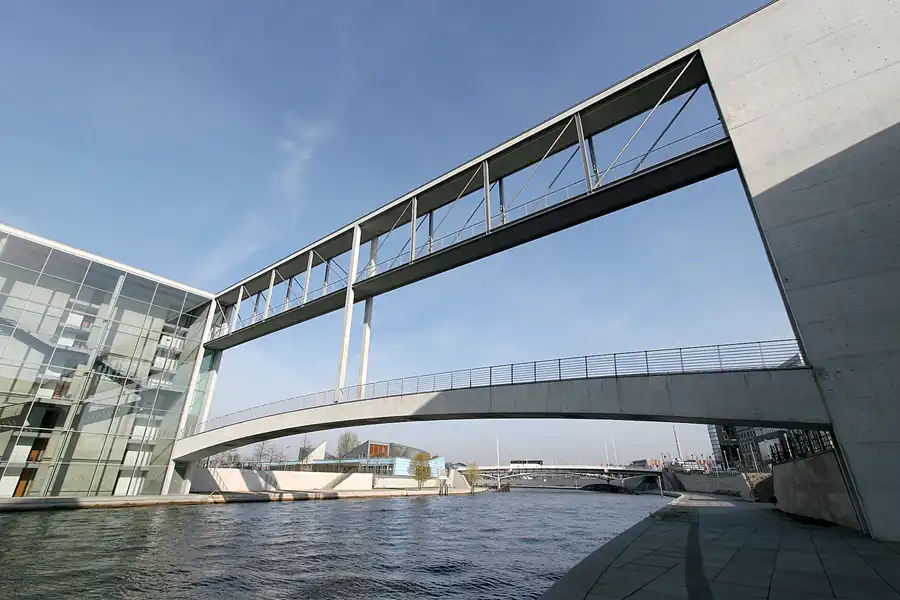 013 | 2010 | Berlin | Regierungsviertel | © carsten riede fotografie