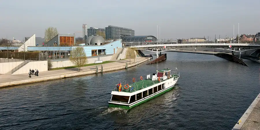 017 | 2010 | Berlin | Regierungsviertel | © carsten riede fotografie