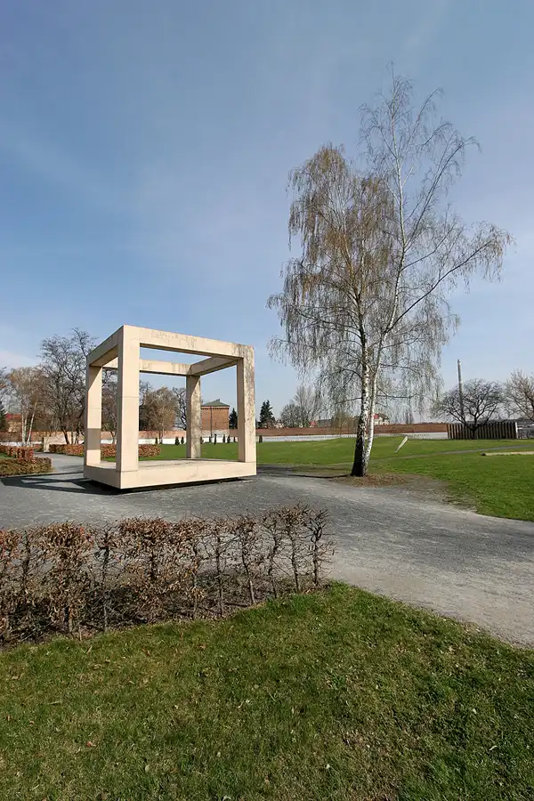 042 | 2010 | Berlin | Geschichtspark – ehemaliges Zellengefängnis Moabit | © carsten riede fotografie