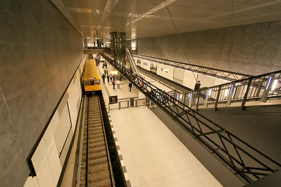 048 | 2010 | Berlin | U-Bahnhof Hauptbahnhof | © carsten riede fotografie