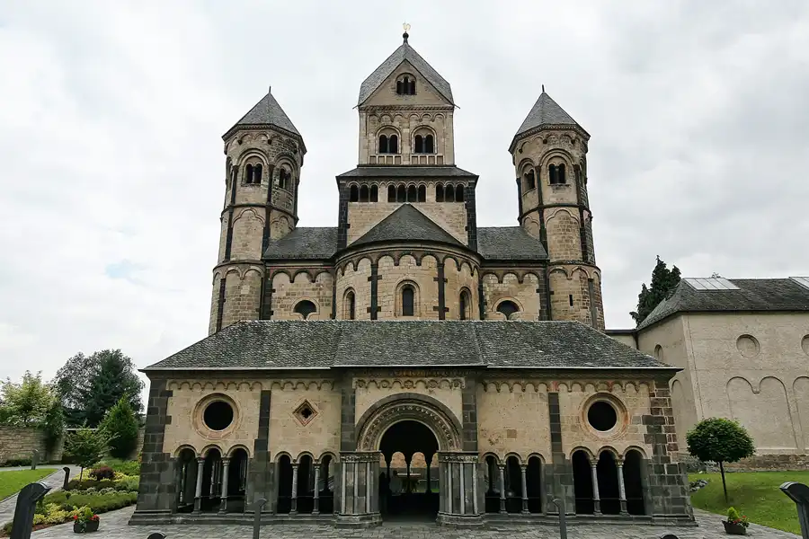 082 | 2010 | Maria Laach | © carsten riede fotografie