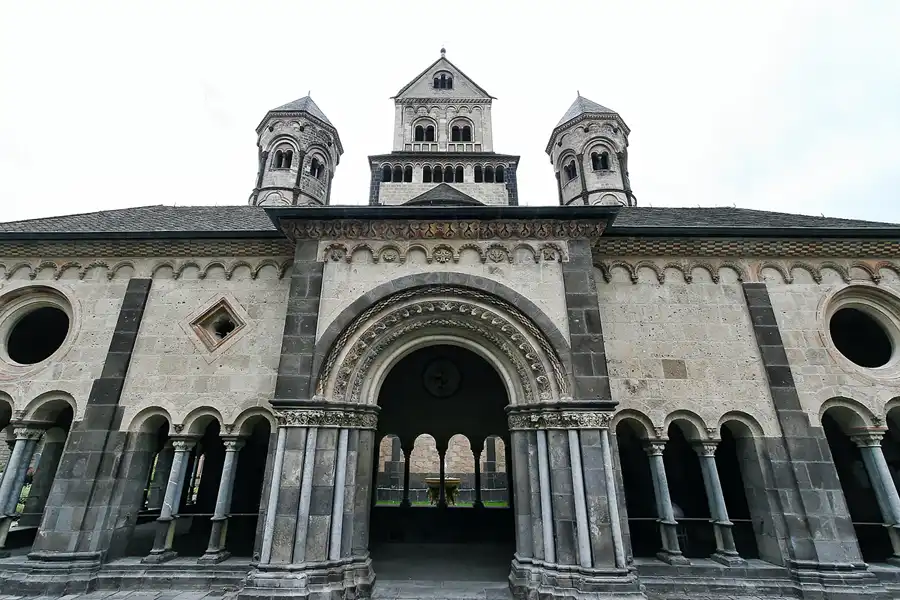 083 | 2010 | Maria Laach | © carsten riede fotografie