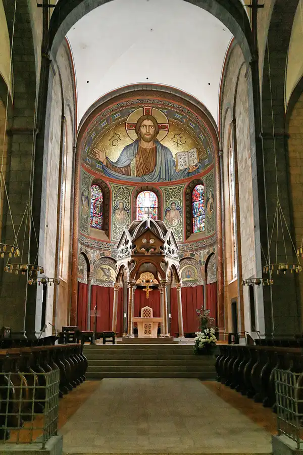 085 | 2010 | Maria Laach | © carsten riede fotografie