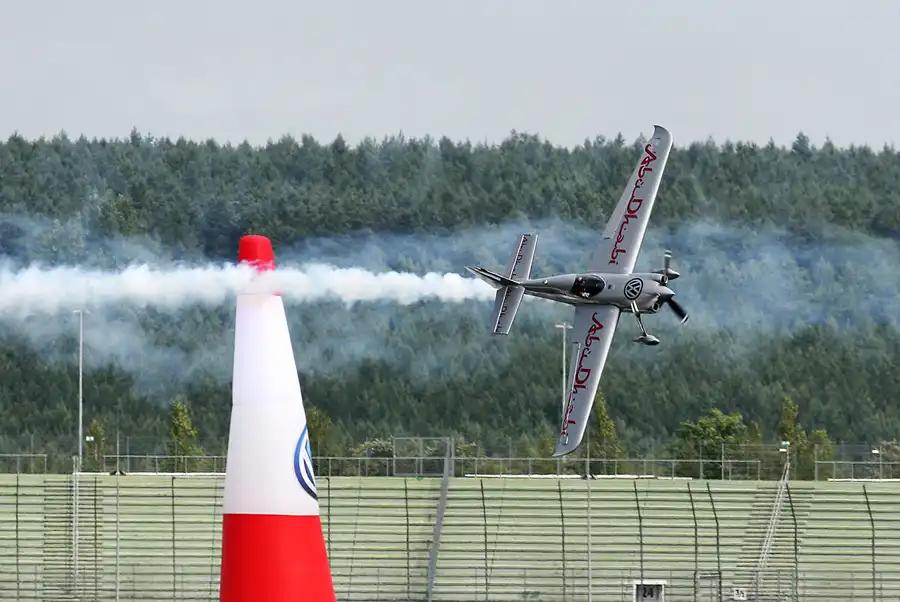 008 | 2010 | Eurospeedway | Red Bull Air Race – Hannes Arch | © carsten riede fotografie