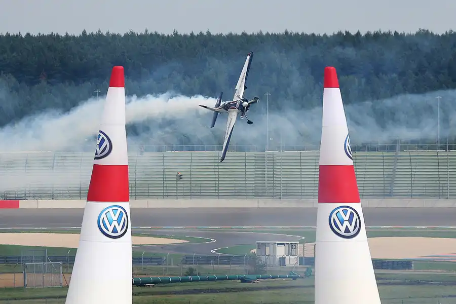 031 | 2010 | Eurospeedway | Red Bull Air Race – Martin Sonka | © carsten riede fotografie