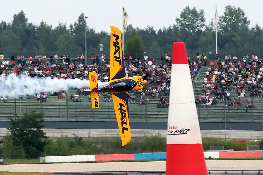 035 | 2010 | Eurospeedway | Red Bull Air Race – Matt Hall | © carsten riede fotografie